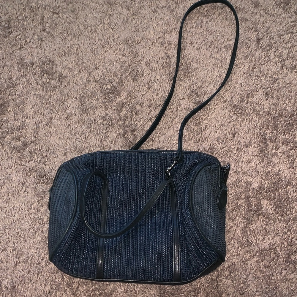 BLACK HANDBAG